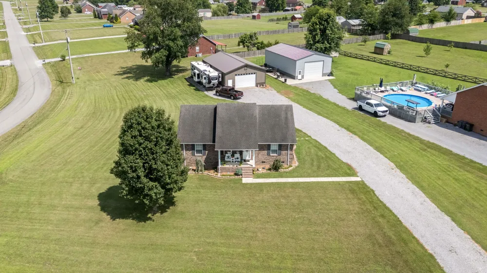 1012 Peak Dr Castalian Springs, TN 37031