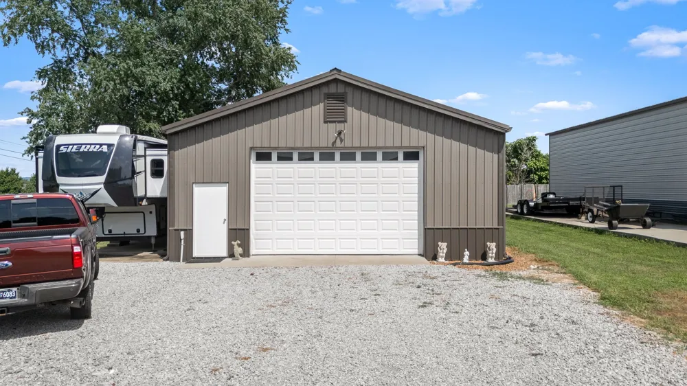 1012 Peak Dr Castalian Springs, TN 37031