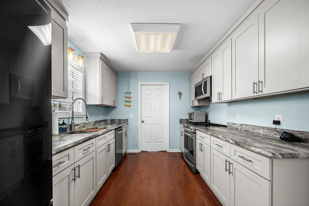 1012 Peak Dr Castalian Springs, TN 37031