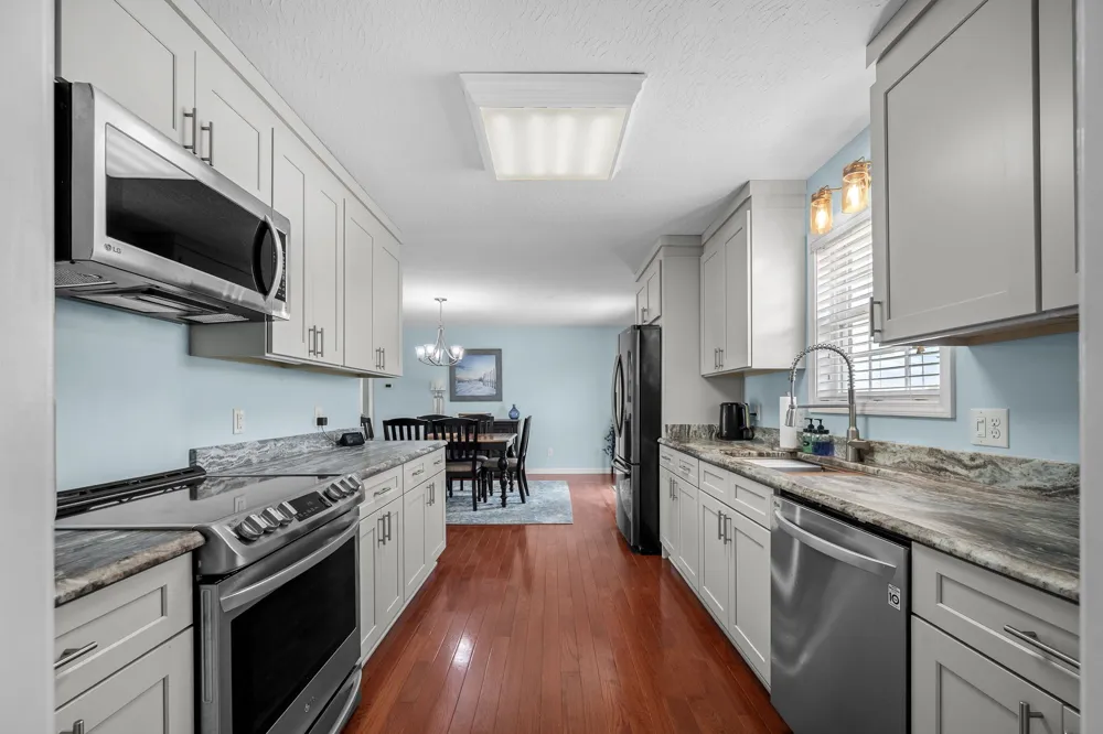 1012 Peak Dr Castalian Springs, TN 37031