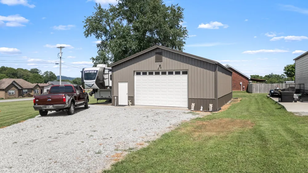 1012 Peak Dr Castalian Springs, TN 37031