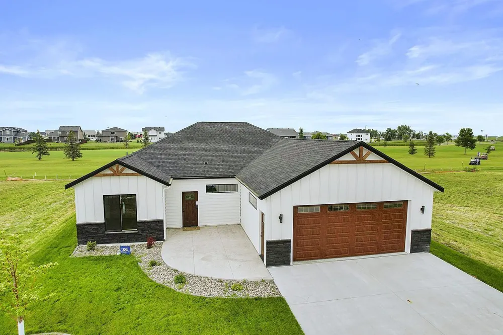 215 Emma Court Mapleton, ND 58059