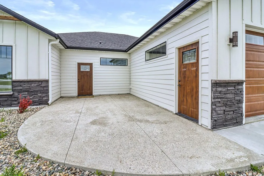215 Emma Court Mapleton, ND 58059
