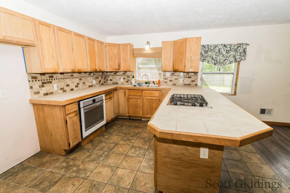 1402 E Deaner Road NE Edmore, MI 48829