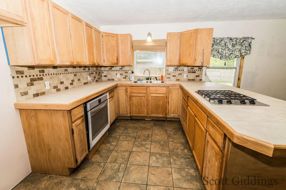 1402 E Deaner Road NE Edmore, MI 48829