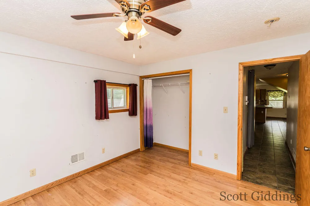 1402 E Deaner Road NE Edmore, MI 48829