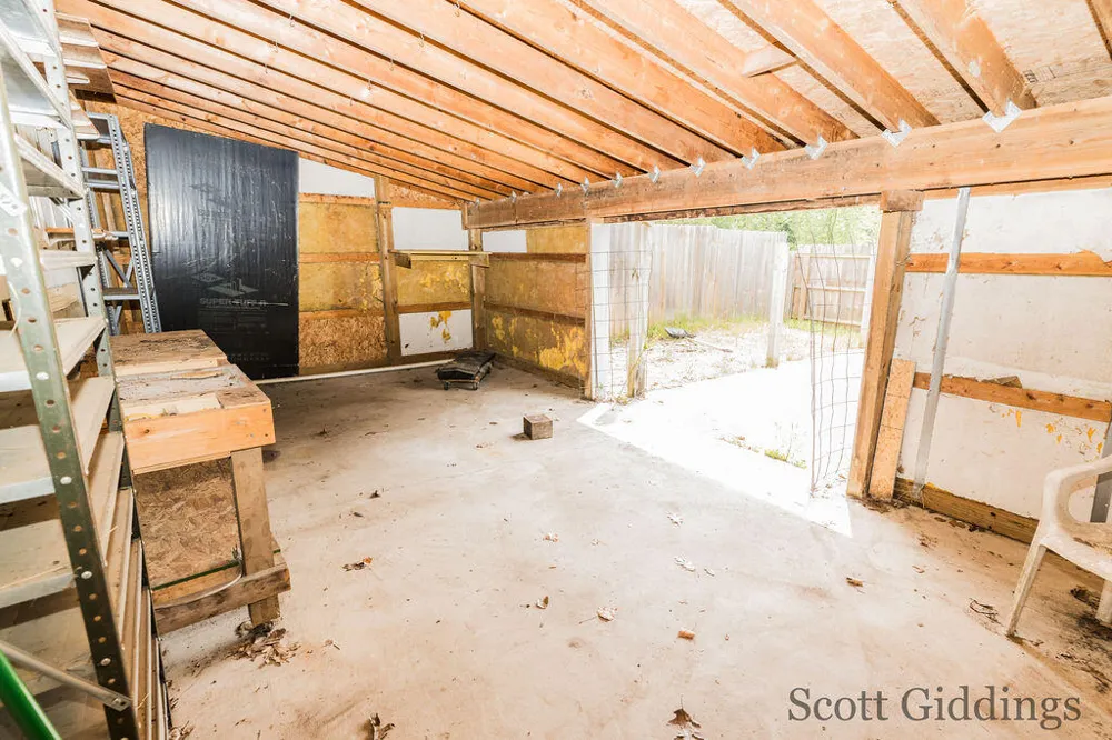 1402 E Deaner Road NE Edmore, MI 48829