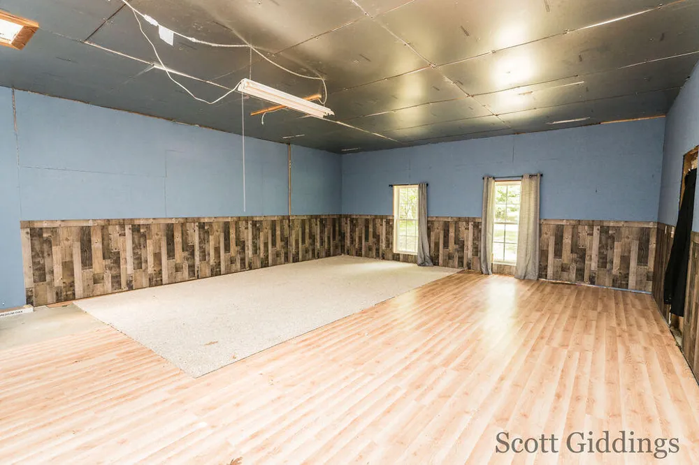 1402 E Deaner Road NE Edmore, MI 48829