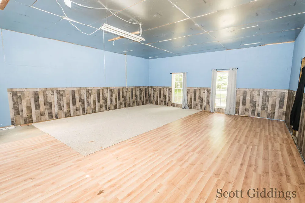 1402 E Deaner Road NE Edmore, MI 48829
