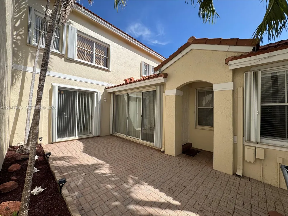 1595 Seagrape Way #- Hollywood, FL 33019