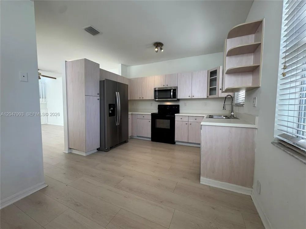 1595 Seagrape Way #- Hollywood, FL 33019