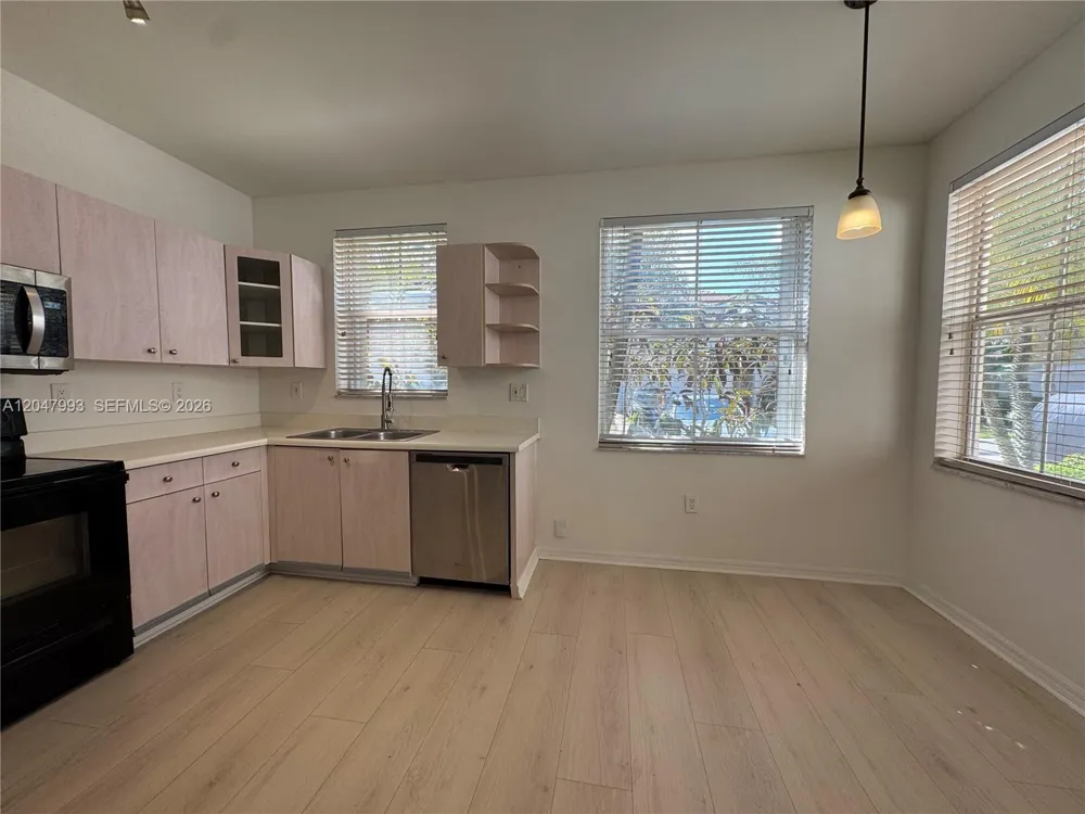 1595 Seagrape Way #- Hollywood, FL 33019