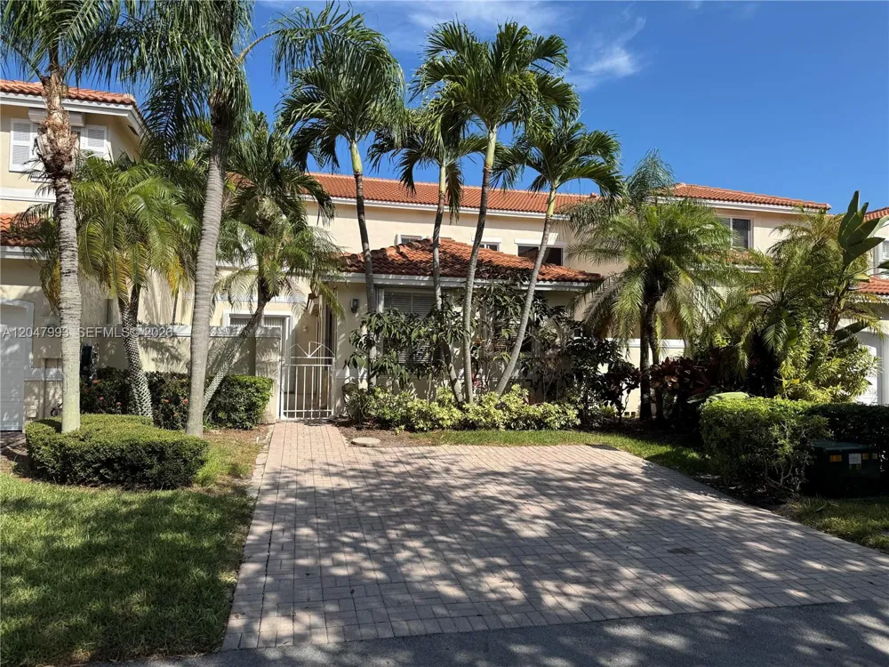 1595 Seagrape Way #- Hollywood, FL 33019