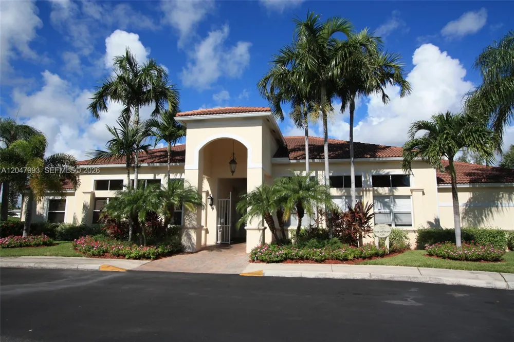 1595 Seagrape Way #- Hollywood, FL 33019