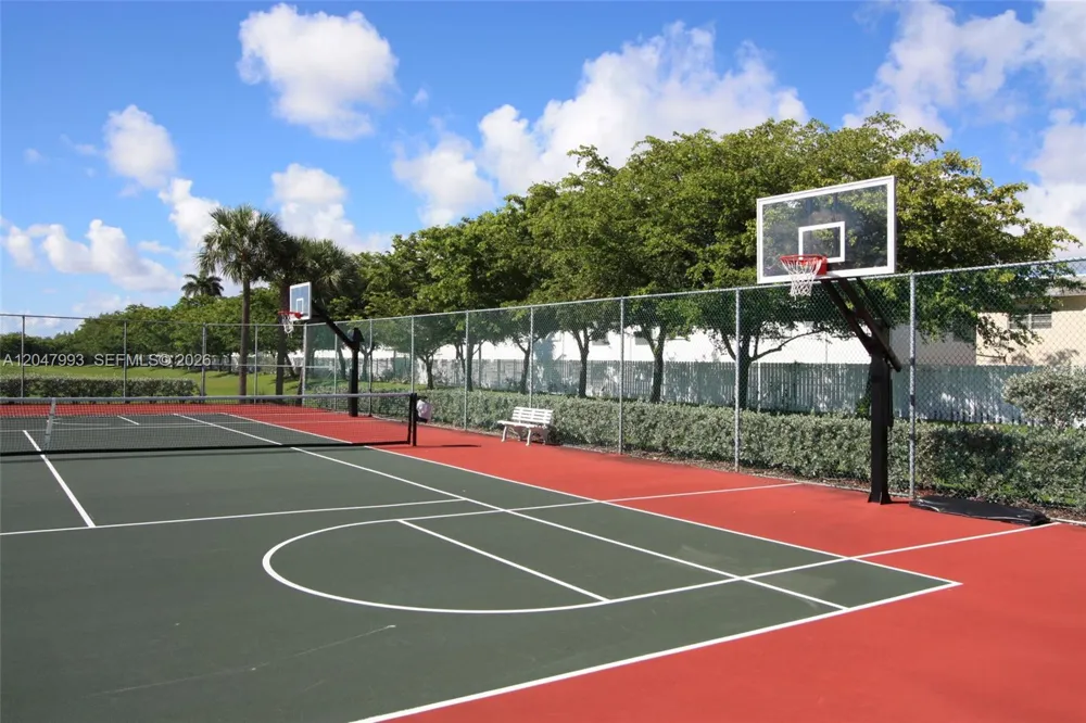 1595 Seagrape Way #- Hollywood, FL 33019