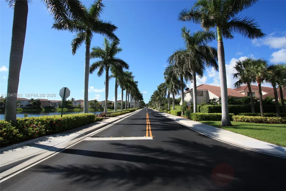 1595 Seagrape Way #- Hollywood, FL 33019