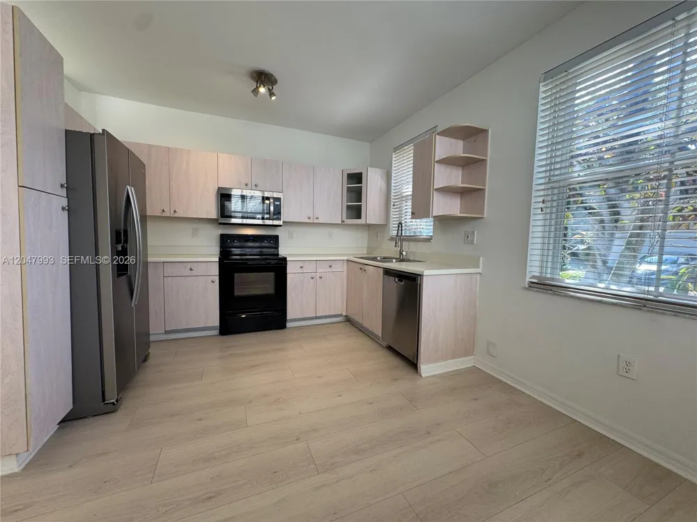 1595 Seagrape Way #- Hollywood, FL 33019