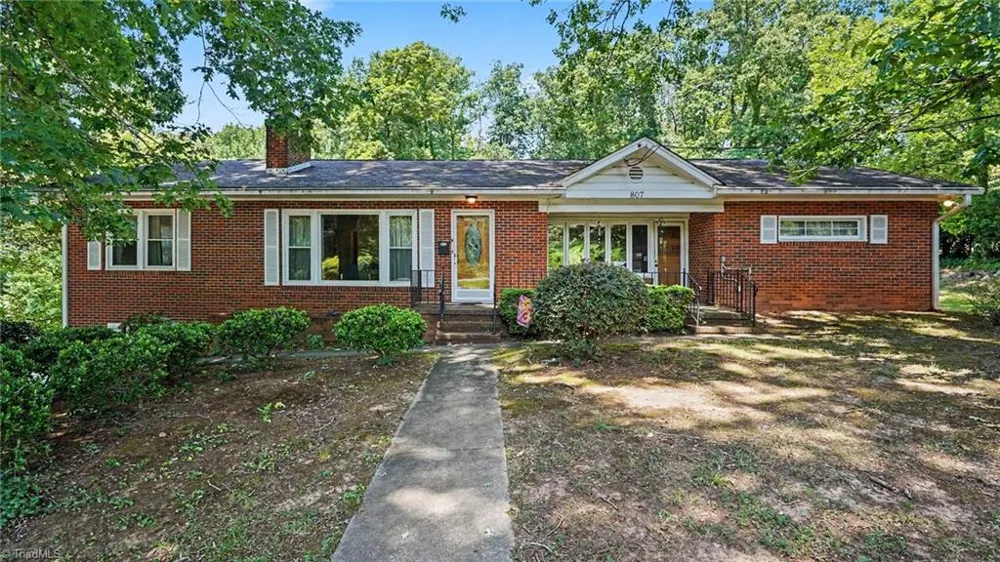807 E Salisbury Street Asheboro, NC 27203