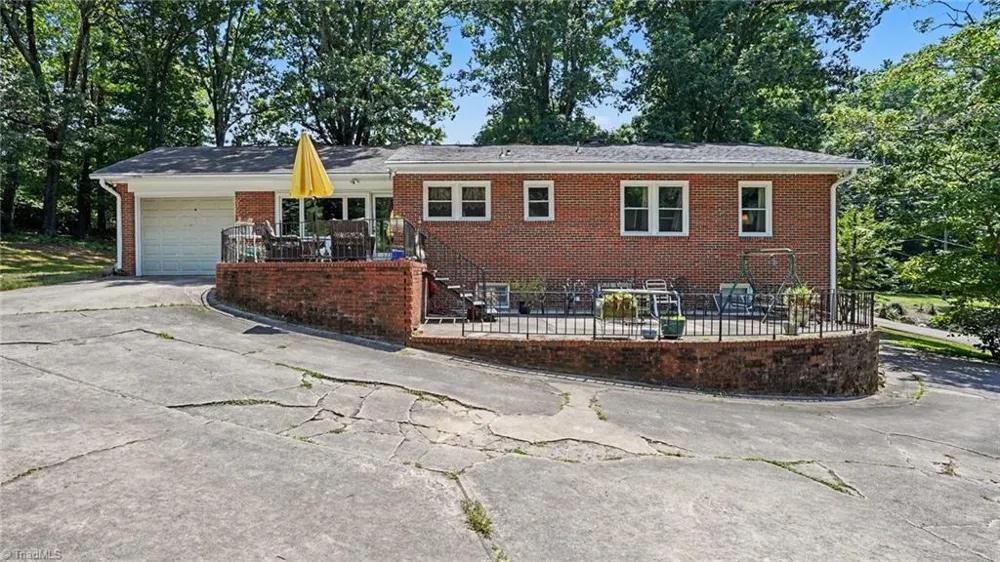 807 E Salisbury Street Asheboro, NC 27203