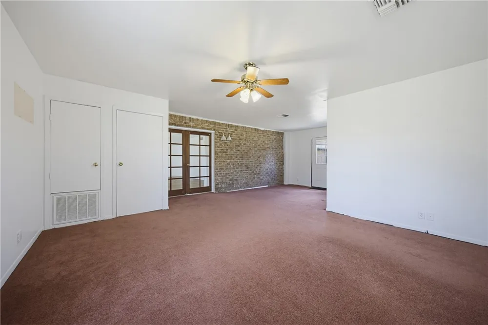 106 Adkins Refugio, TX 78377
