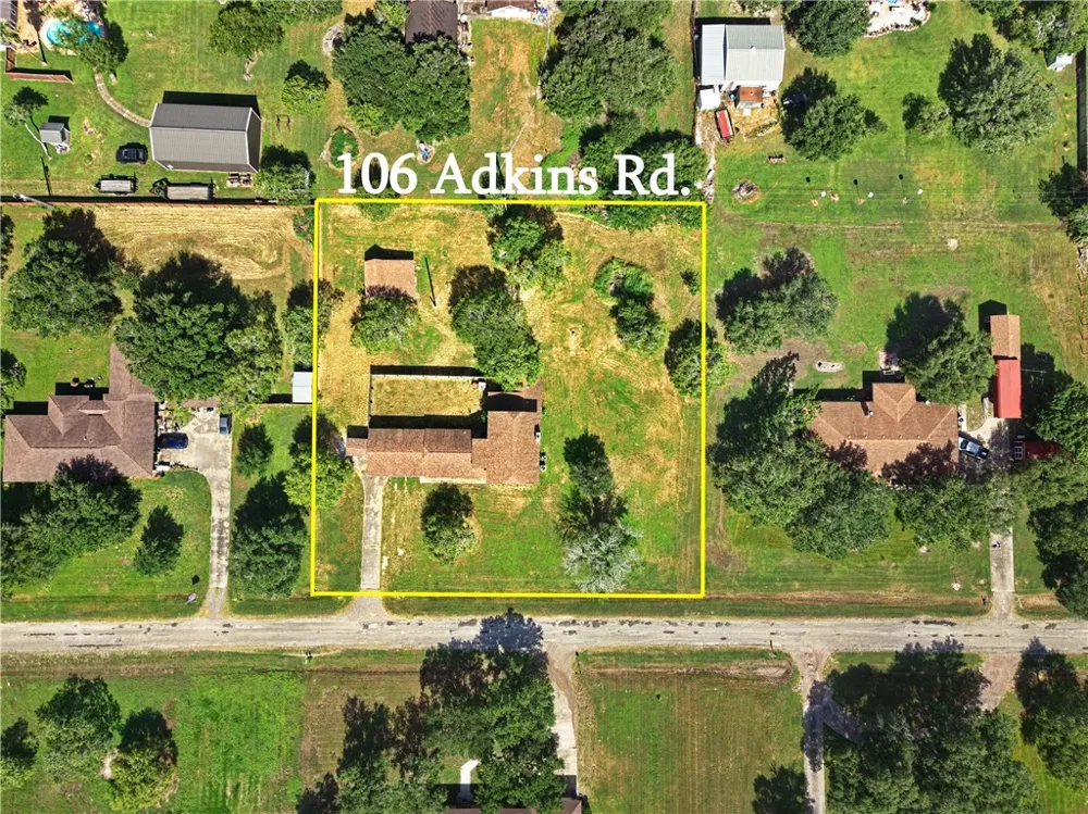 106 Adkins Refugio, TX 78377