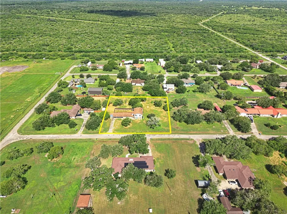 106 Adkins Refugio, TX 78377