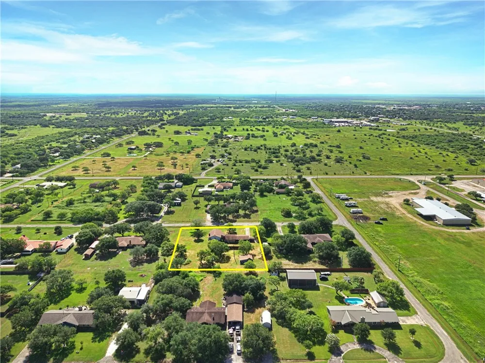 106 Adkins Refugio, TX 78377