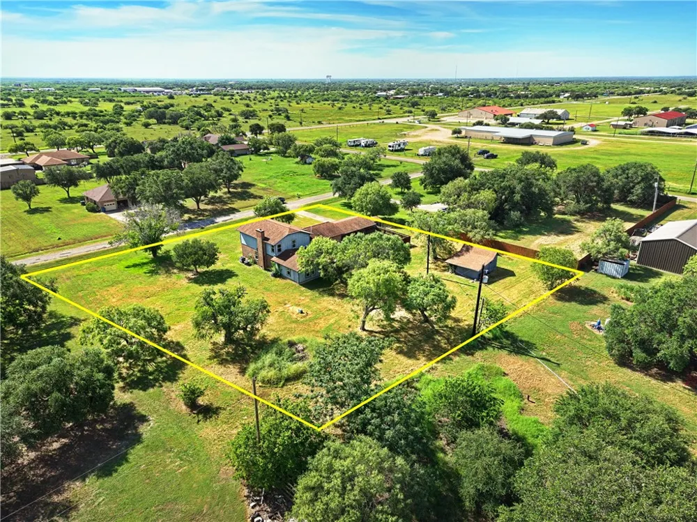 106 Adkins Refugio, TX 78377