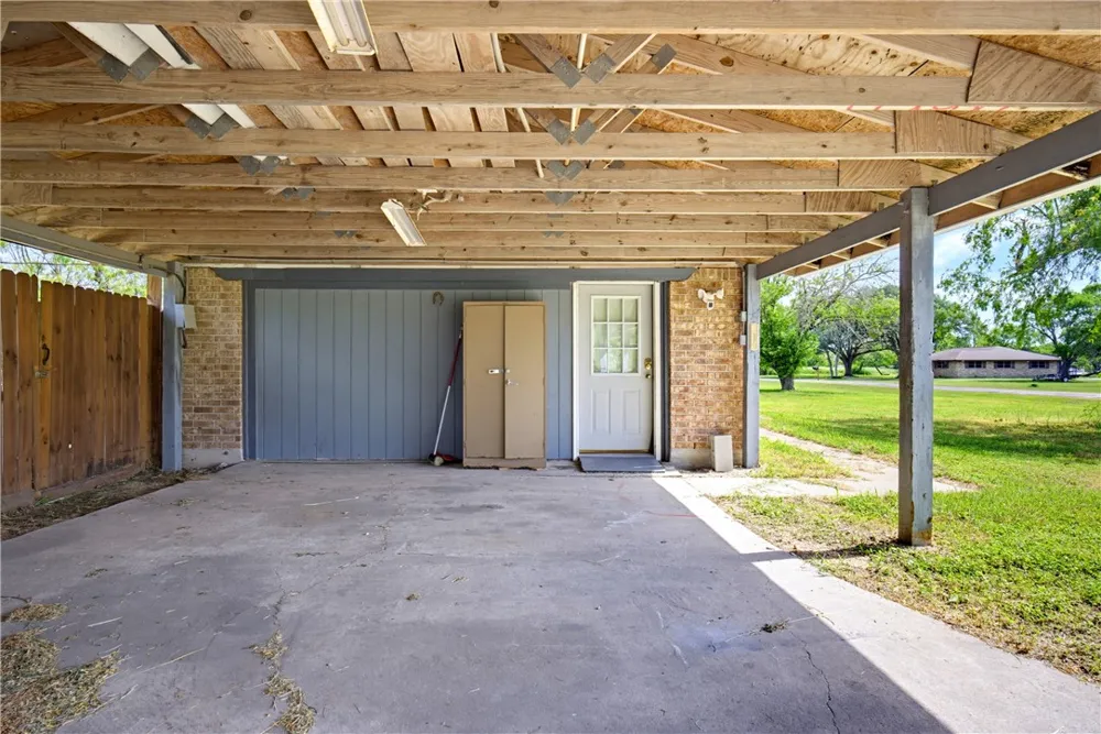 106 Adkins Refugio, TX 78377