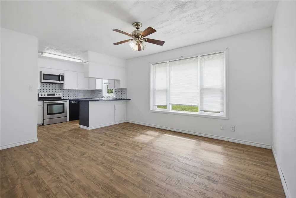 106 Adkins Refugio, TX 78377
