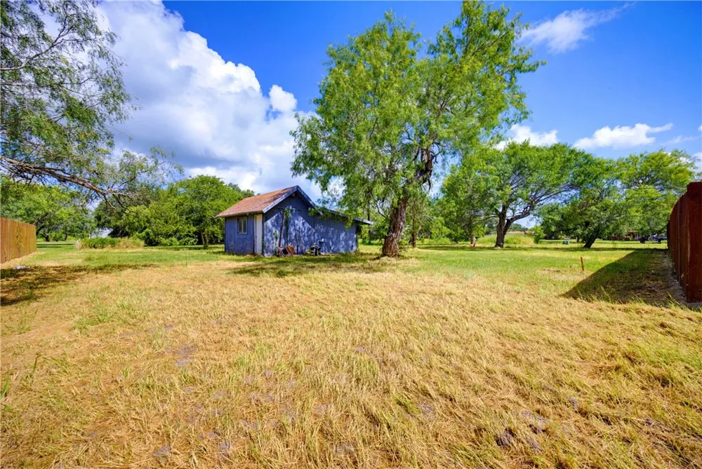 106 Adkins Refugio, TX 78377