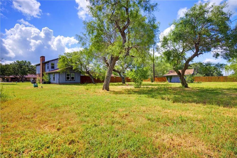 106 Adkins Refugio, TX 78377