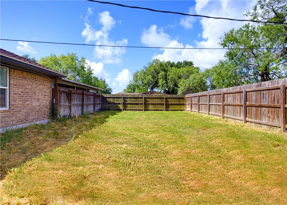 106 Adkins Refugio, TX 78377
