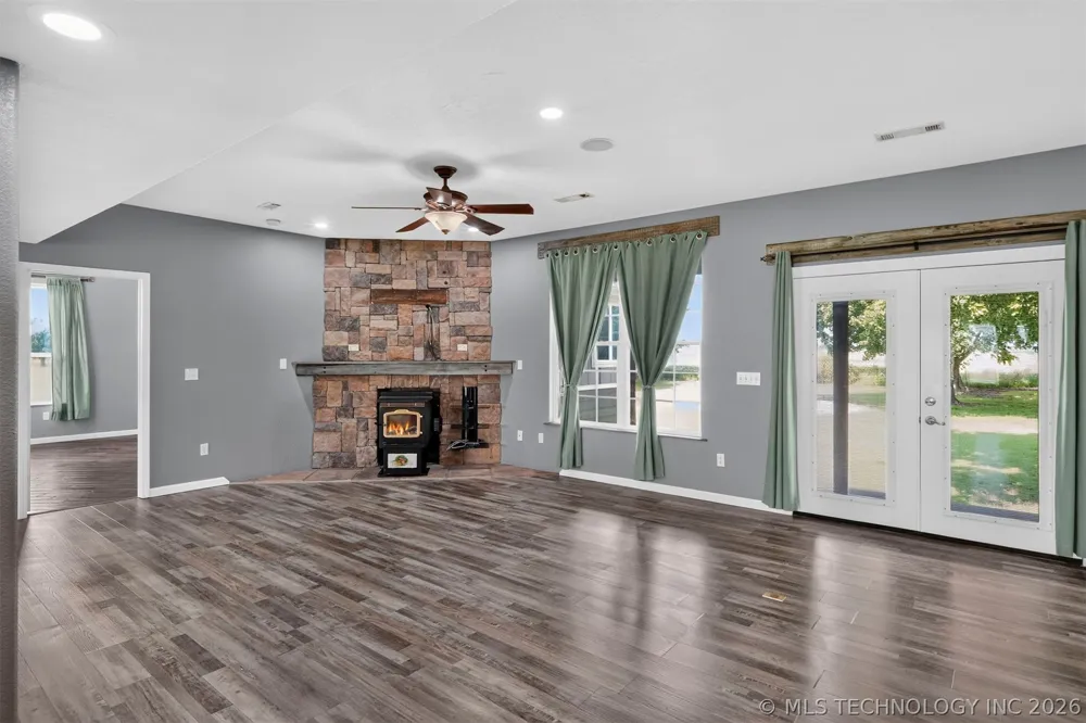 58499 S 700 ROAD Watts, OK 74964