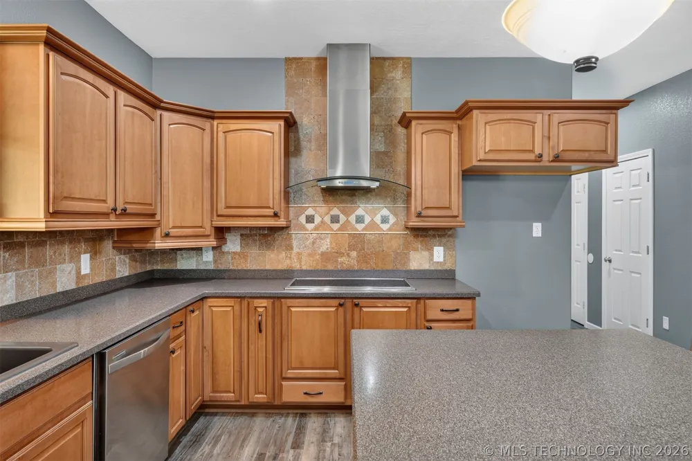 58499 S 700 ROAD Watts, OK 74964