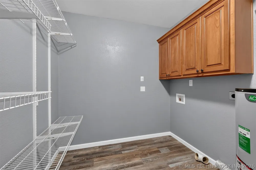 58499 S 700 ROAD Watts, OK 74964