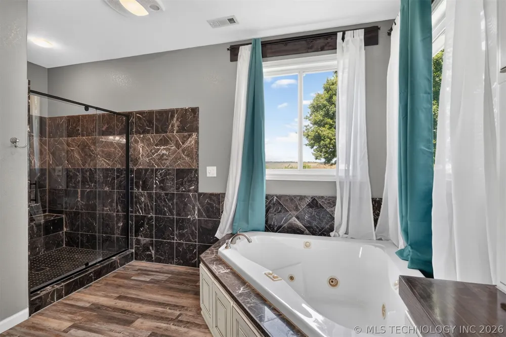 58499 S 700 ROAD Watts, OK 74964