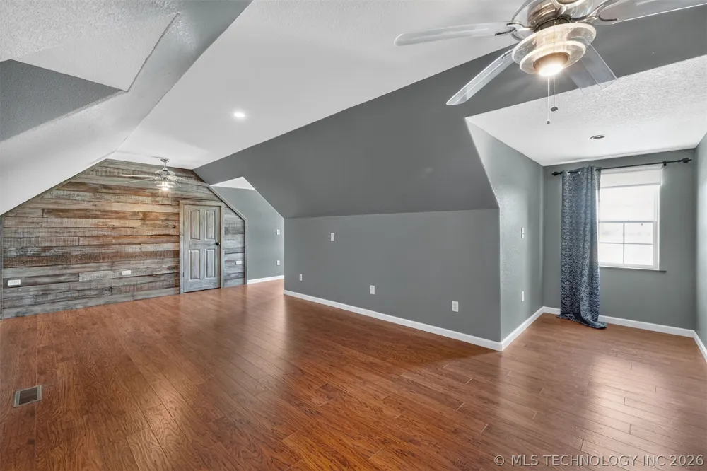 58499 S 700 ROAD Watts, OK 74964