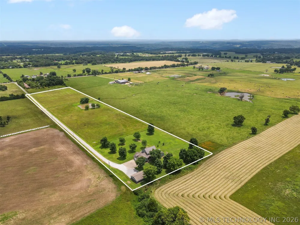 58499 S 700 ROAD Watts, OK 74964