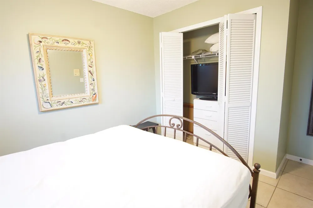 7561 Nemec Drive Lake Clarke Shores, FL 33406