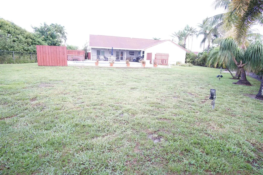 7561 Nemec Drive Lake Clarke Shores, FL 33406