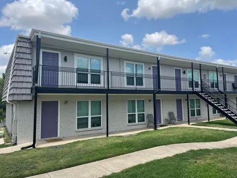 2200 W Lowden Street #12