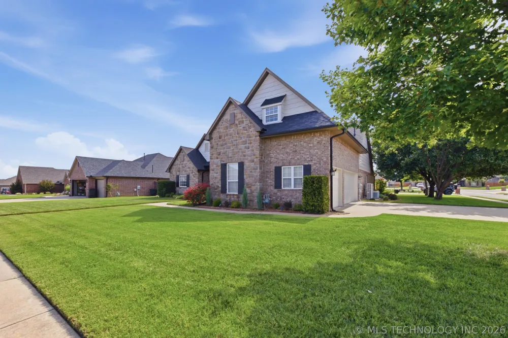 1012 Terri Drive Bartlesville, OK 74006