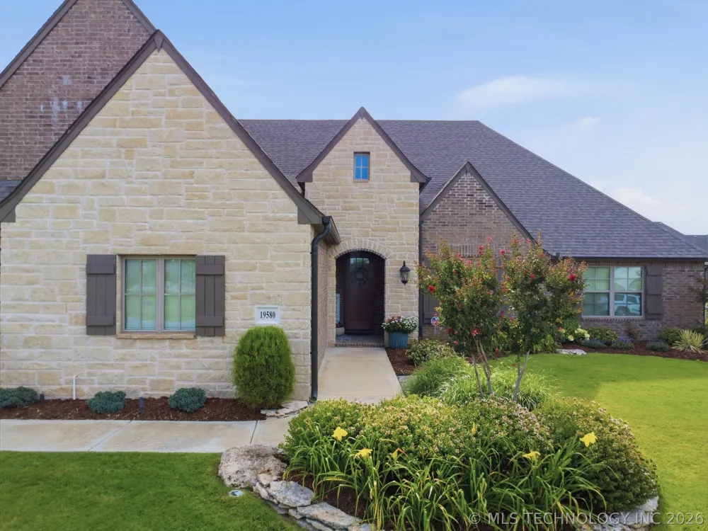 1012 Terri Drive Bartlesville, OK 74006