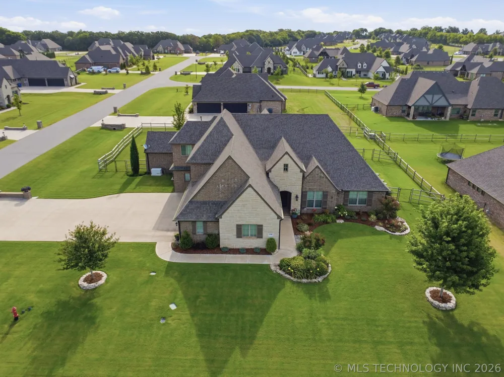 1012 Terri Drive Bartlesville, OK 74006