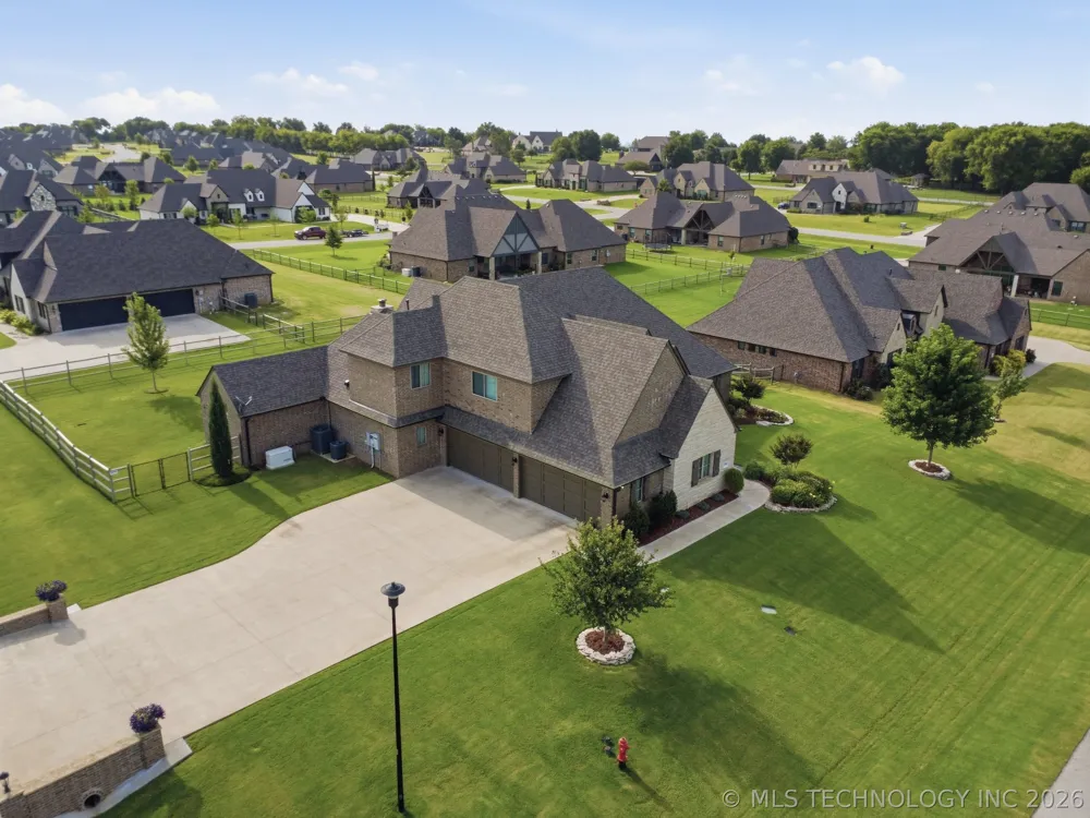 1012 Terri Drive Bartlesville, OK 74006