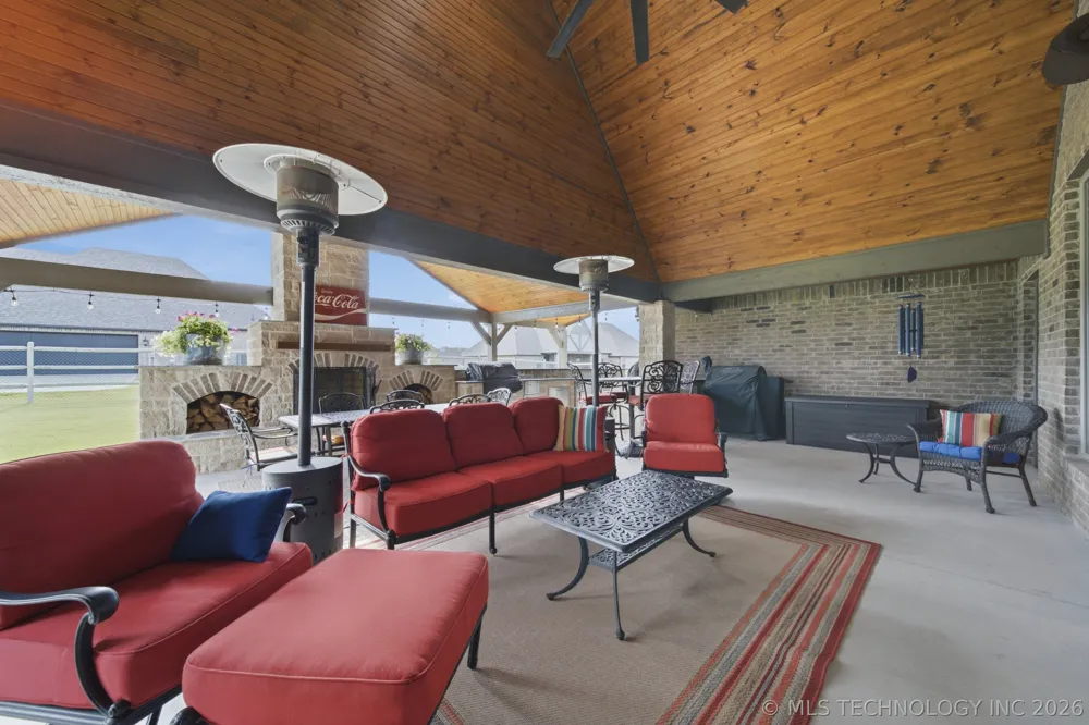 1012 Terri Drive Bartlesville, OK 74006