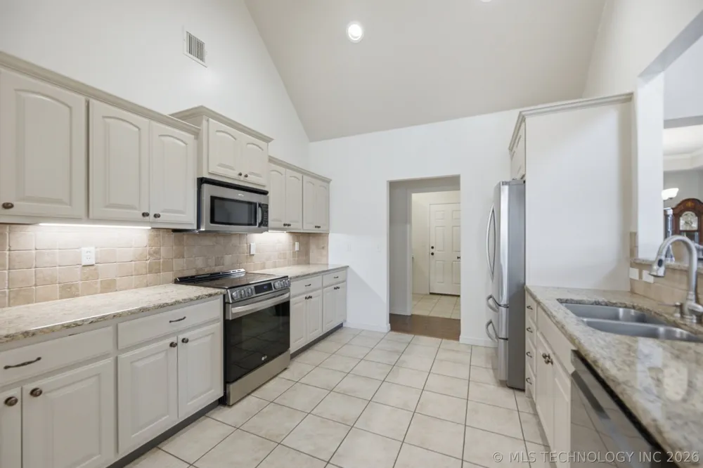 1012 Terri Drive Bartlesville, OK 74006