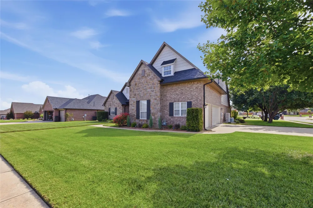 1012 Terri Drive Bartlesville, OK 74006