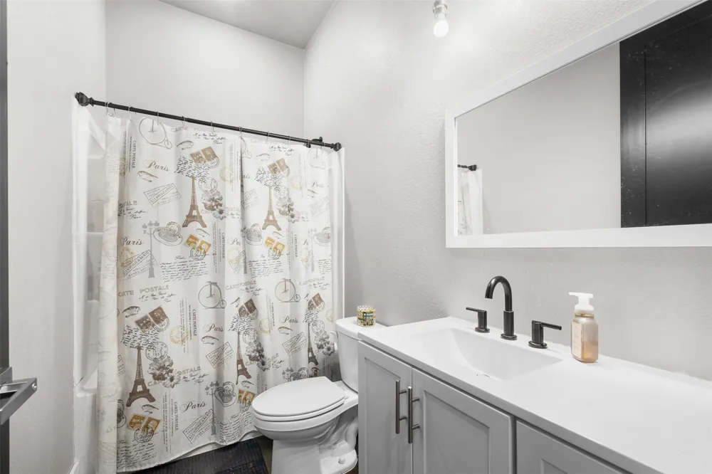 6021 Fm 1915 Buckholts, TX 76518